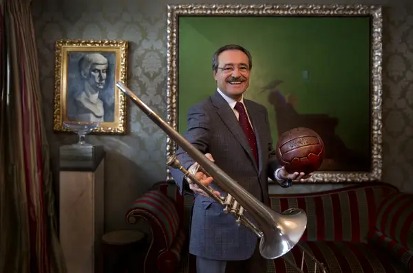 António Oliveira abandona o projeto de centro de artes do palacete Pinto Leite, no Porto.