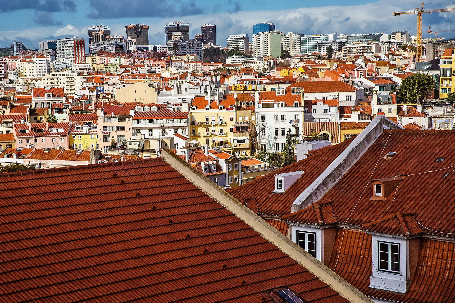Precisa de casa? Entre comprar ou arrendar veja qual a melhor opção