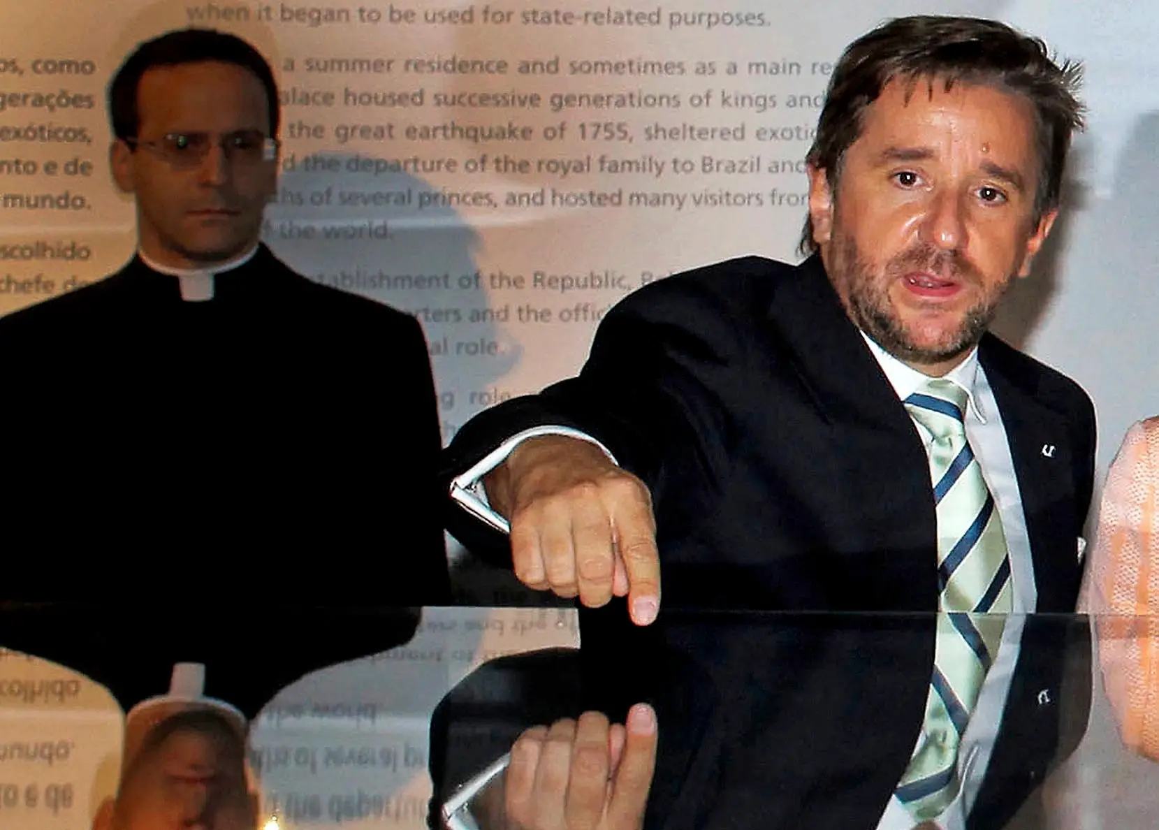 Em junho de 2016, Diogo Gaspar foi detido por suspeitas de tráfico de influência, falsificação de documento, peculato, peculato de uso, participação económica em negócio e abuso de poder