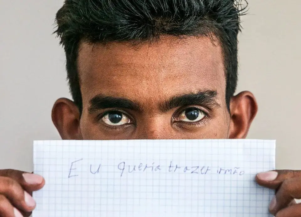 Quase totalmente desiludido com Portugal, Abdella Mohammed já não quer pensar no que lhe faz falta, porque, diz, falta-lhe tudo. Tem apenas uma esperança, pequena: ter o irmão ao pé de si