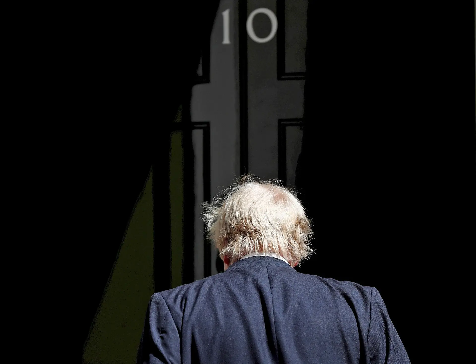 Carismático, popular, voluntarioso e surpreendente, Boris Johnson pega nas rédeas do Governo britânico esta quarta-feira