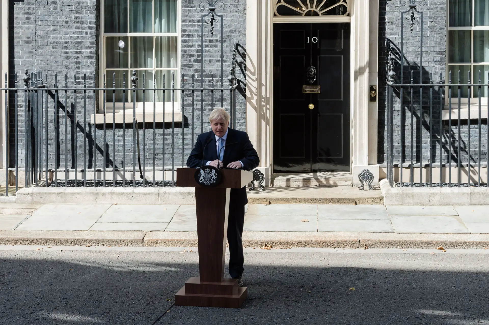 Governo de Boris Johnson reúne-se pela primeira vez antes de novo primeiro-ministro discursar nos Comuns