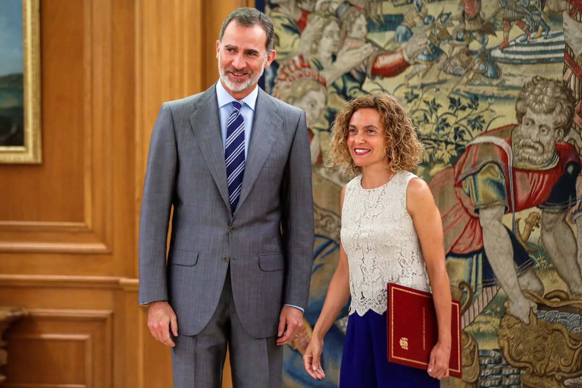 Felipe VI recebeu esta sexta-feira os resultados da votação de ontem das mãos da presidente Meritxell Batet