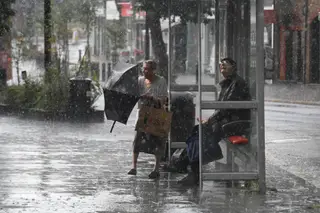 Uma tempestade chegou a Londres um dia após se ter registado a temperatura mais alta de sempre <span class="creditofoto">Foto Getty Images</span>