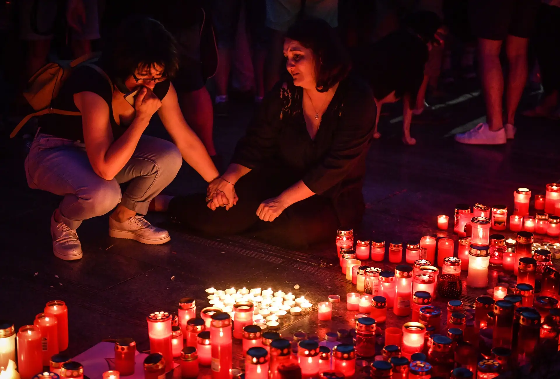 Homenagem pública à adolescente que foi assassinada na Roménia depois de ter alertado por três vezes os serviços de emergência