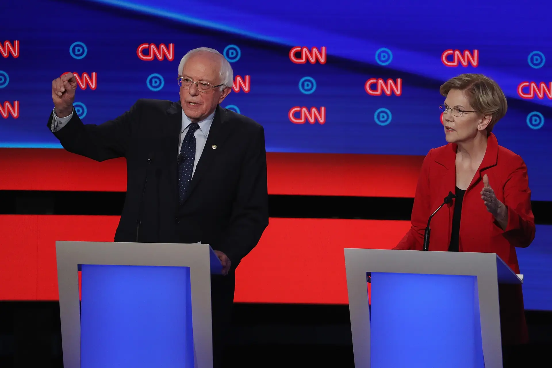 Sanders e Warren dominam primeira noite de nova ronda de debates democratas para eleições de 2020