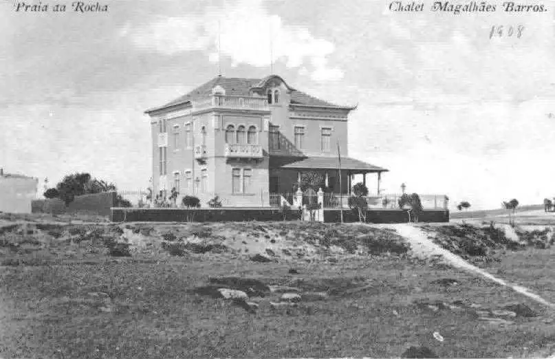 Vila de N.ª Senhora das Dores, um dos chalets mais elegantes da Praia da Rocha, residência de verão da família de António Júdice Magalhães Barros