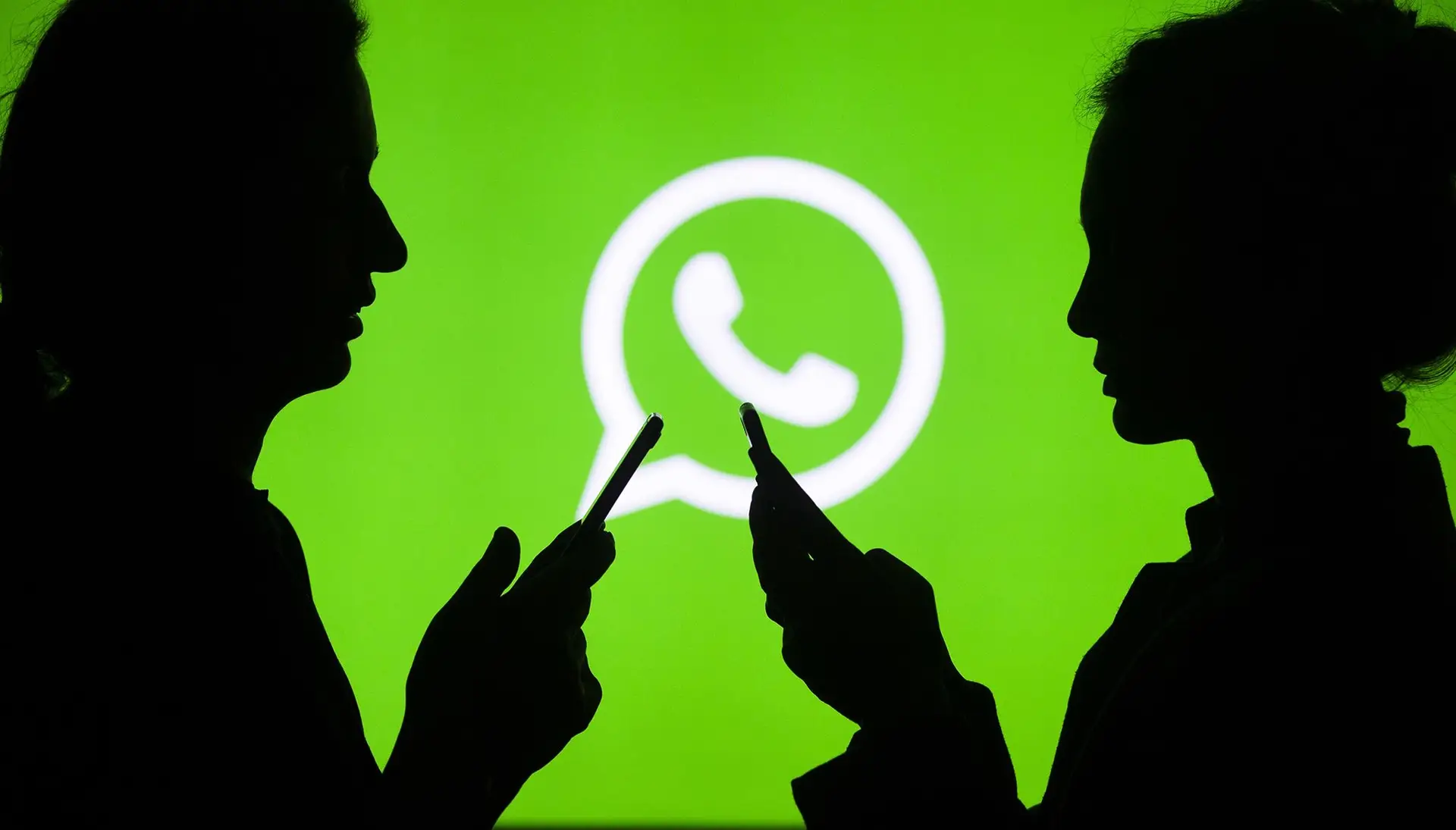 Hackers conseguem alterar mensagens no WhatsApp. Notícias falsas, discurso de ódio e esquemas online são os maiores riscos
