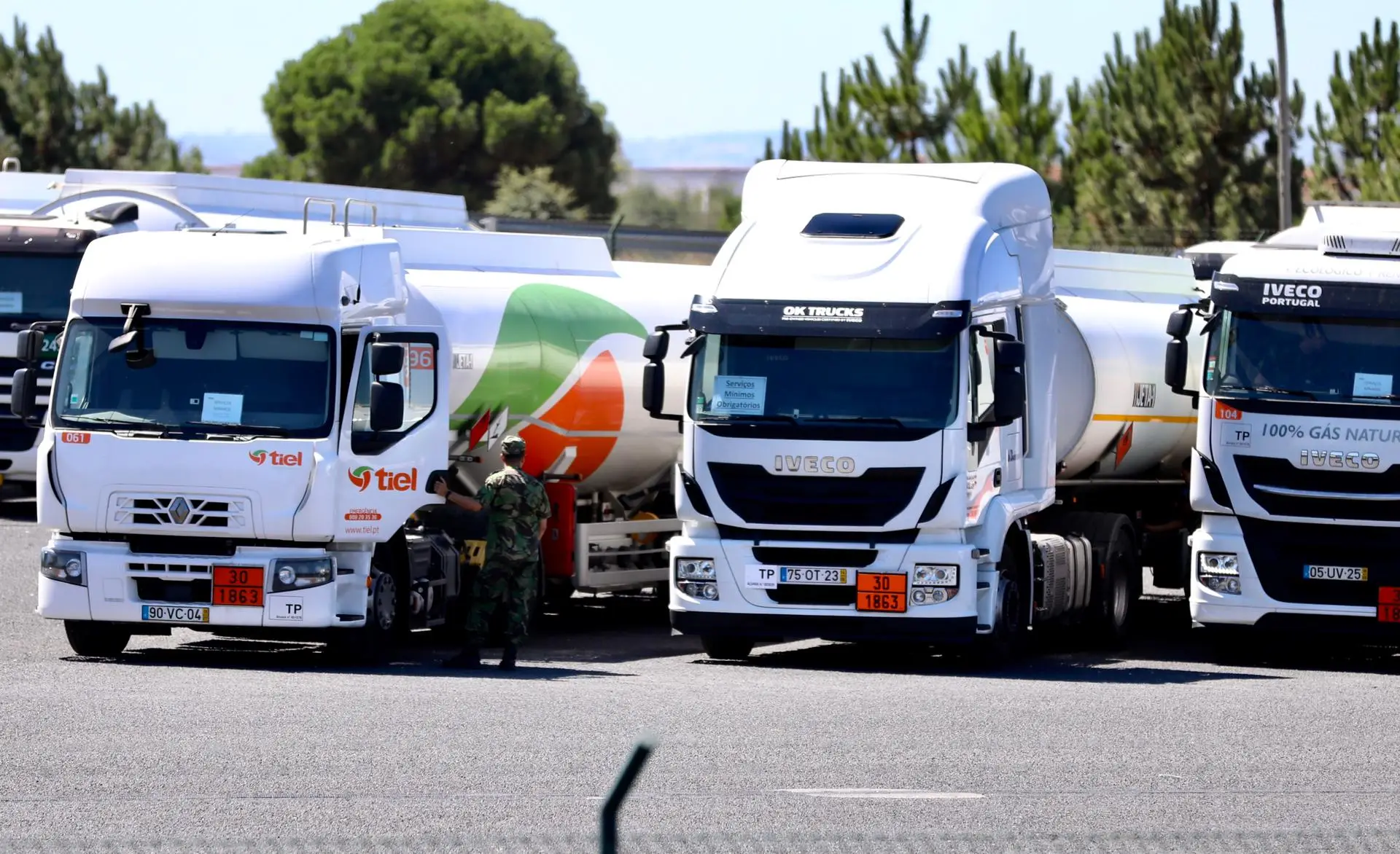 Motoristas: GNR e PSP conduziram 84 camiões de combustível entre segunda e quarta-feira - MAI