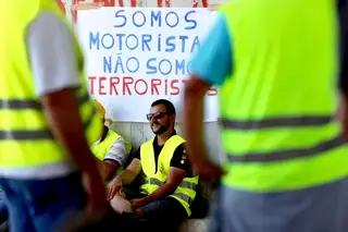 “Somos motoristas, não somos terroristas”: a história da greve que não parou o país