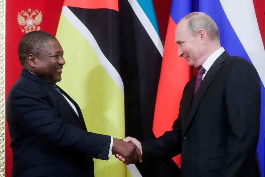 Resultado de imagem para putin moçambique