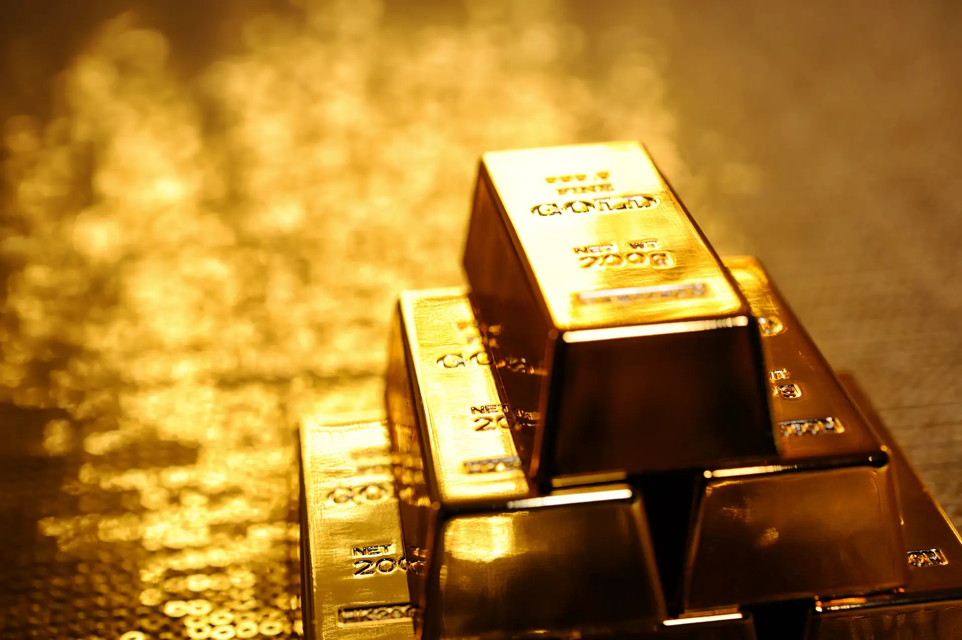 Sinais de pânico nos mercados. Cotação do ouro em euros em máximo histórico e inversão das taxas de juro nos EUA