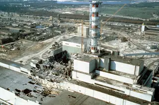 A central nuclear de Chernobyl em maio de 1986, após o desastre <span class="creditofoto">Foto Laski Diffusion/Getty Images</span>
