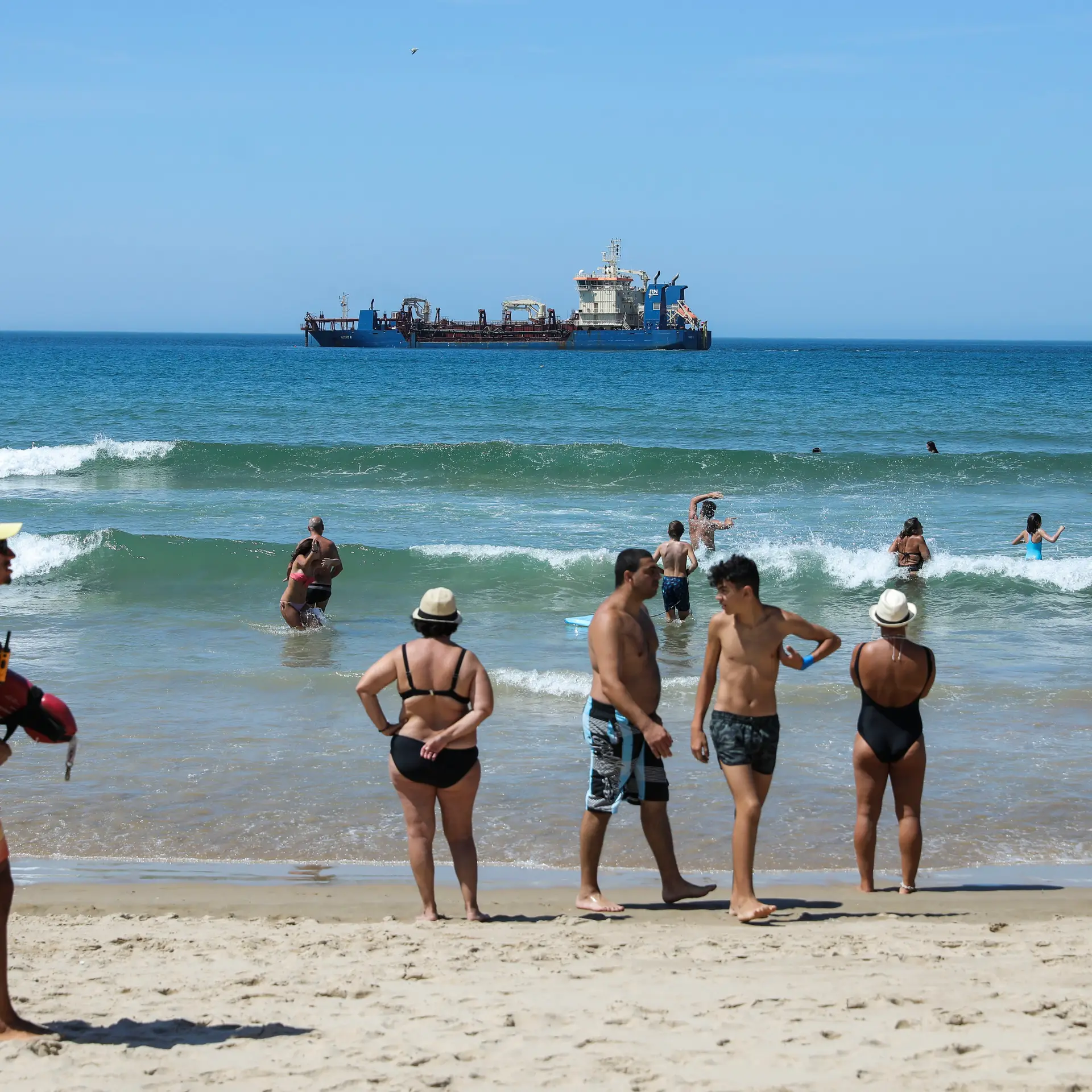 Três mortos por afogamento na Costa da Caparica e em Vila Real – Observador