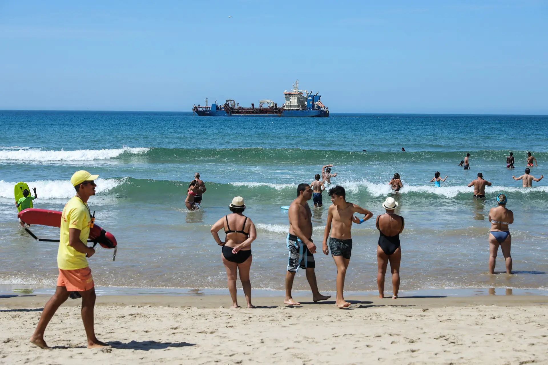 Jovem morre vítima de afogamento numa praia na Costa da Caparica