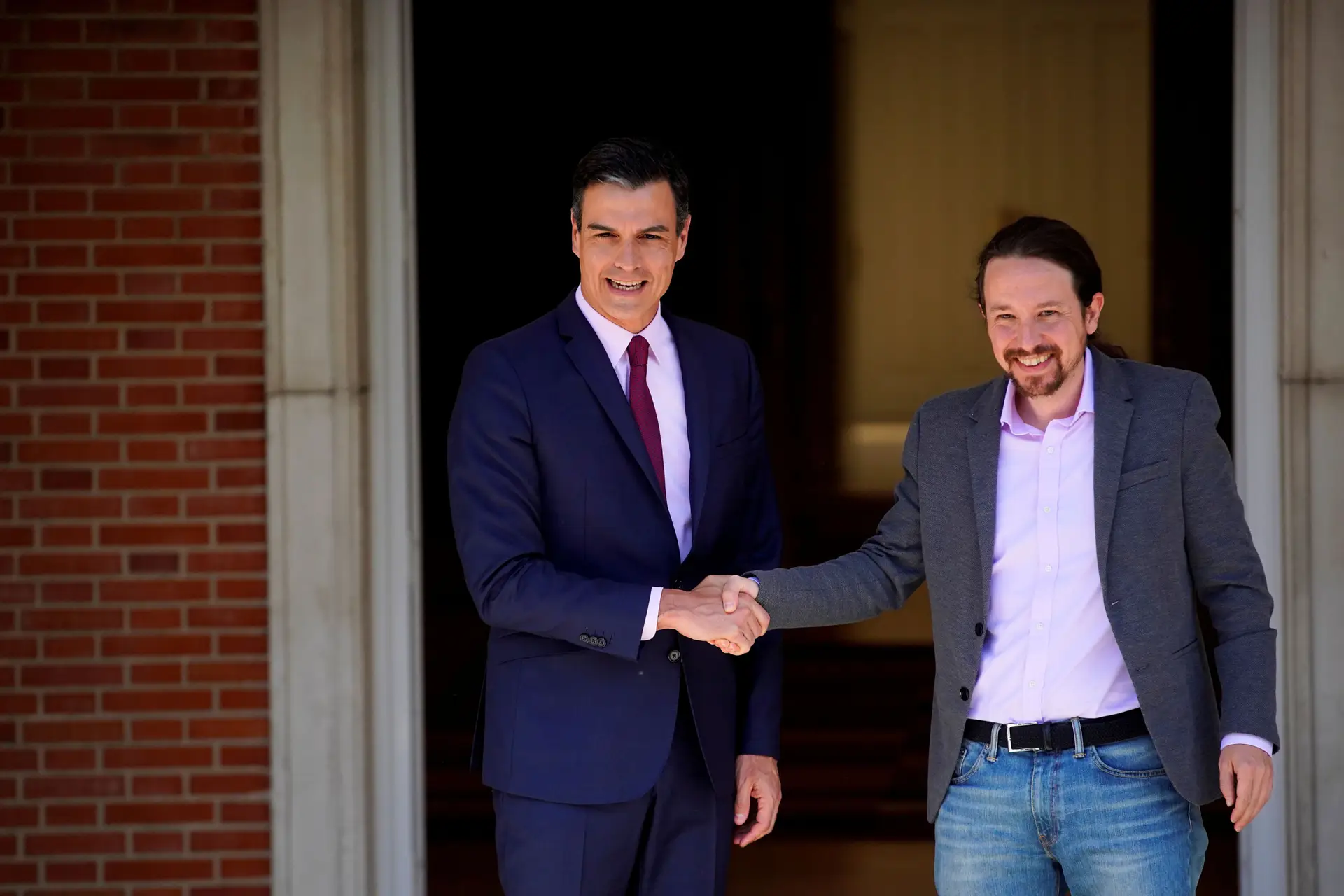 Sánchez oferece supercomissão a Podemos mas Iglesias não se compromete