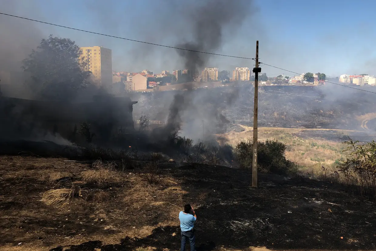 Expresso | Veja as imagens do incêndio desta tarde em Lisboa