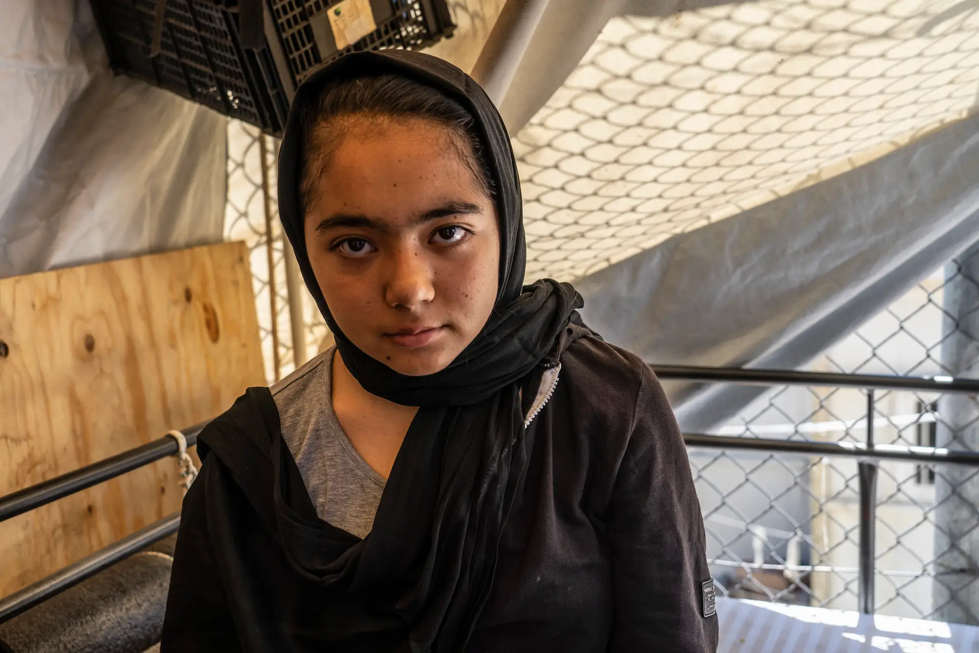 Zeynab tem 12 anos e há poucos meses os médicos disseram-lhe que tinha um tumor na cabeça