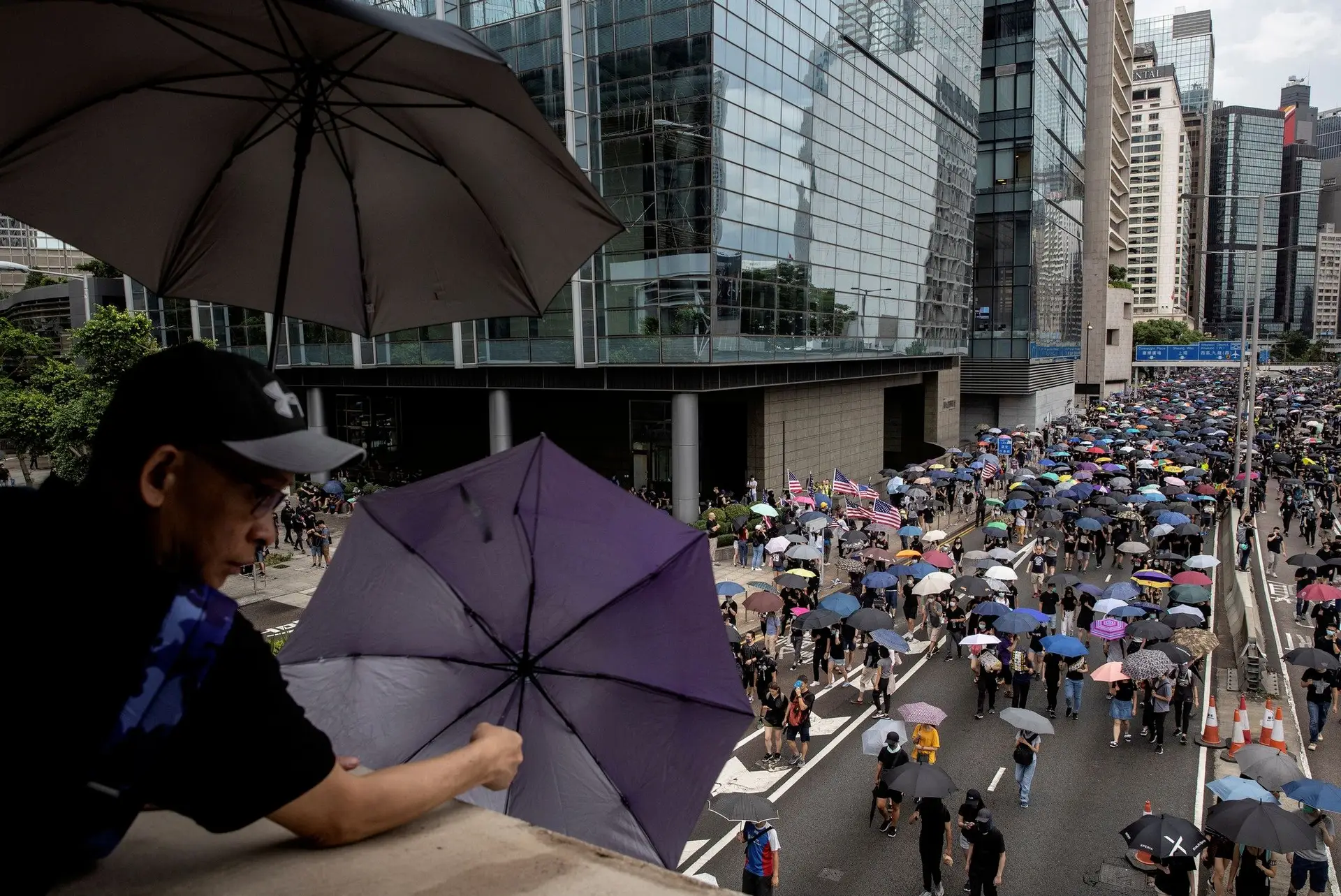 As ações de protesto em Hong Kong que ficaram conhecidas como “a Revolução dos Guarda-Chuvas”, em 2014, têm-se replicado desde então e com especial incidência desde junho deste ano