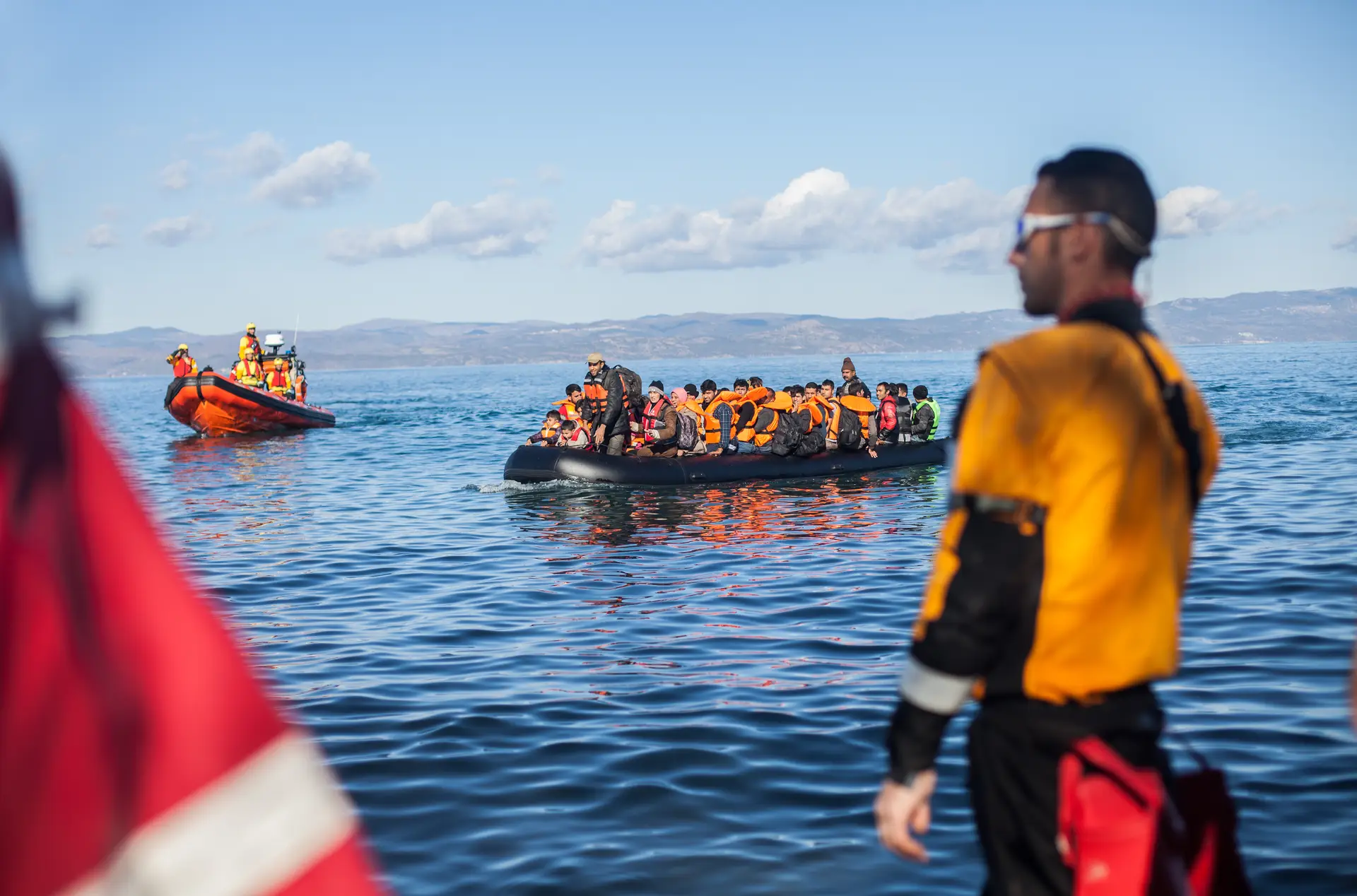 Há quatro anos que não chegavam tantos migrantes à Grécia. Governo “atingiu o limite” e exige medidas à nova Comissão Europeia