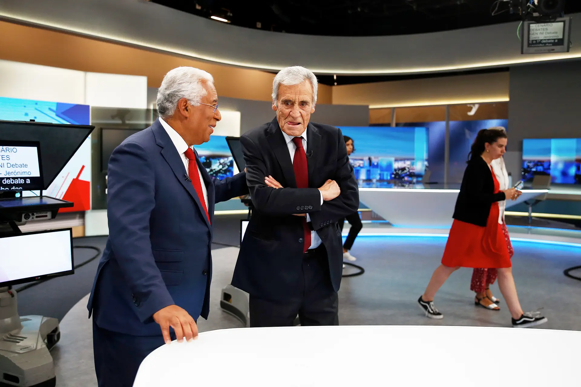 Governo abre porta a ligeiro aumento na função pública. Creches gratuitas para rendimentos baixos