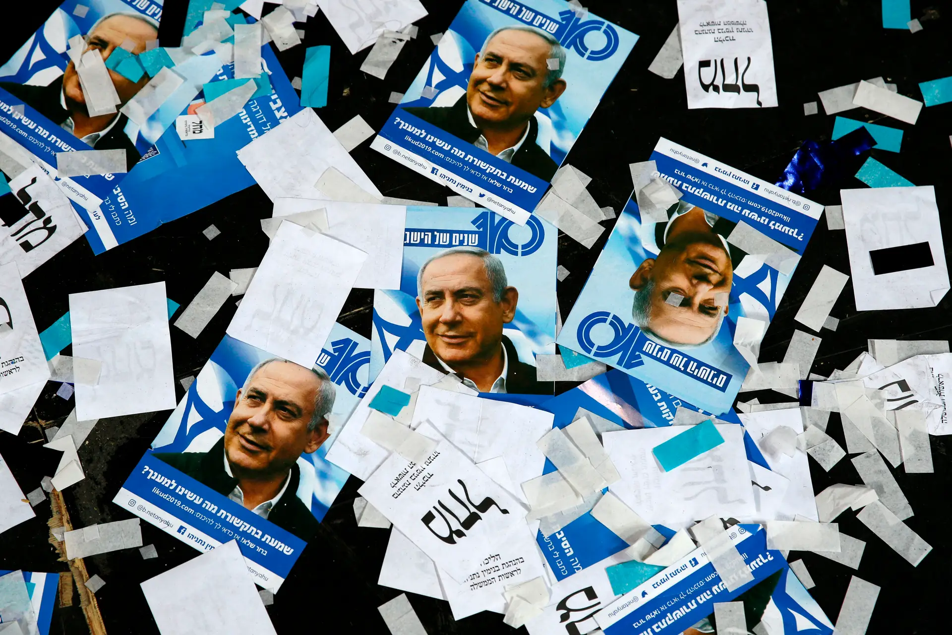 Sondagens à boca das urnas apontam para empate entre Netanyahu e o seu rival Benny Gantz