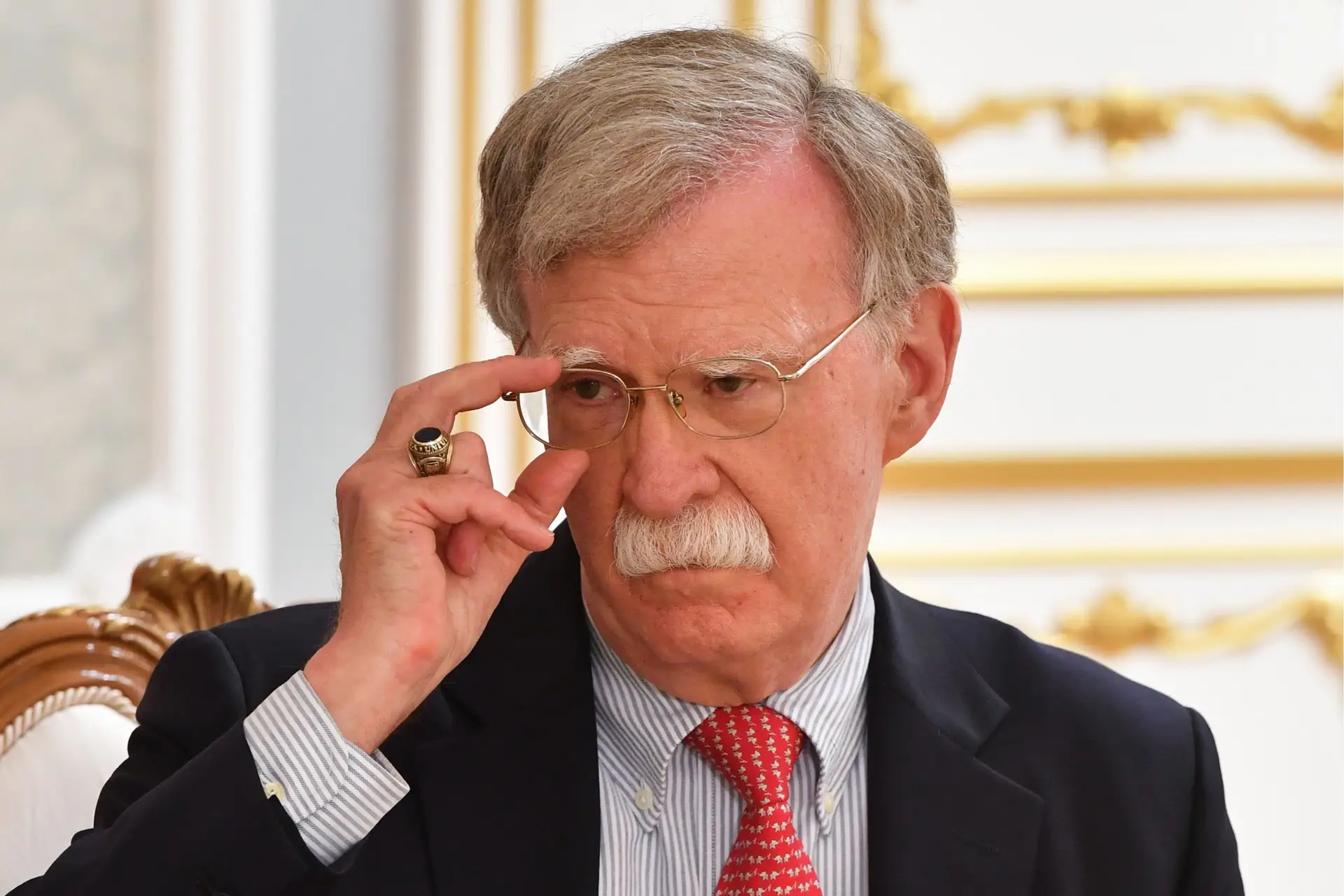 Um mandato de Trump o país aguenta, dois já seria demais, diz John Bolton