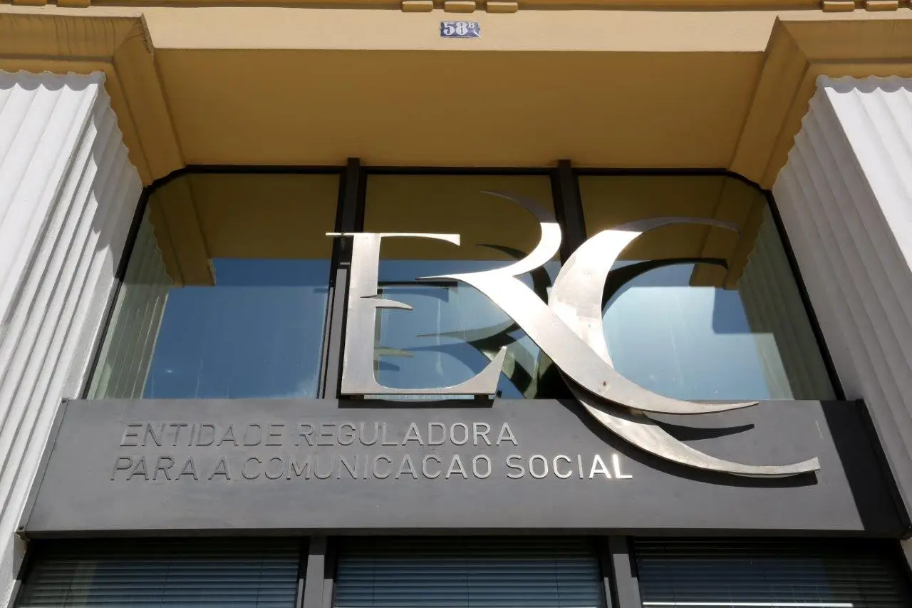 "É muito importante fazer a reflexão sobre quem pode deter órgãos de comunicação social", diz presidente da ERC
