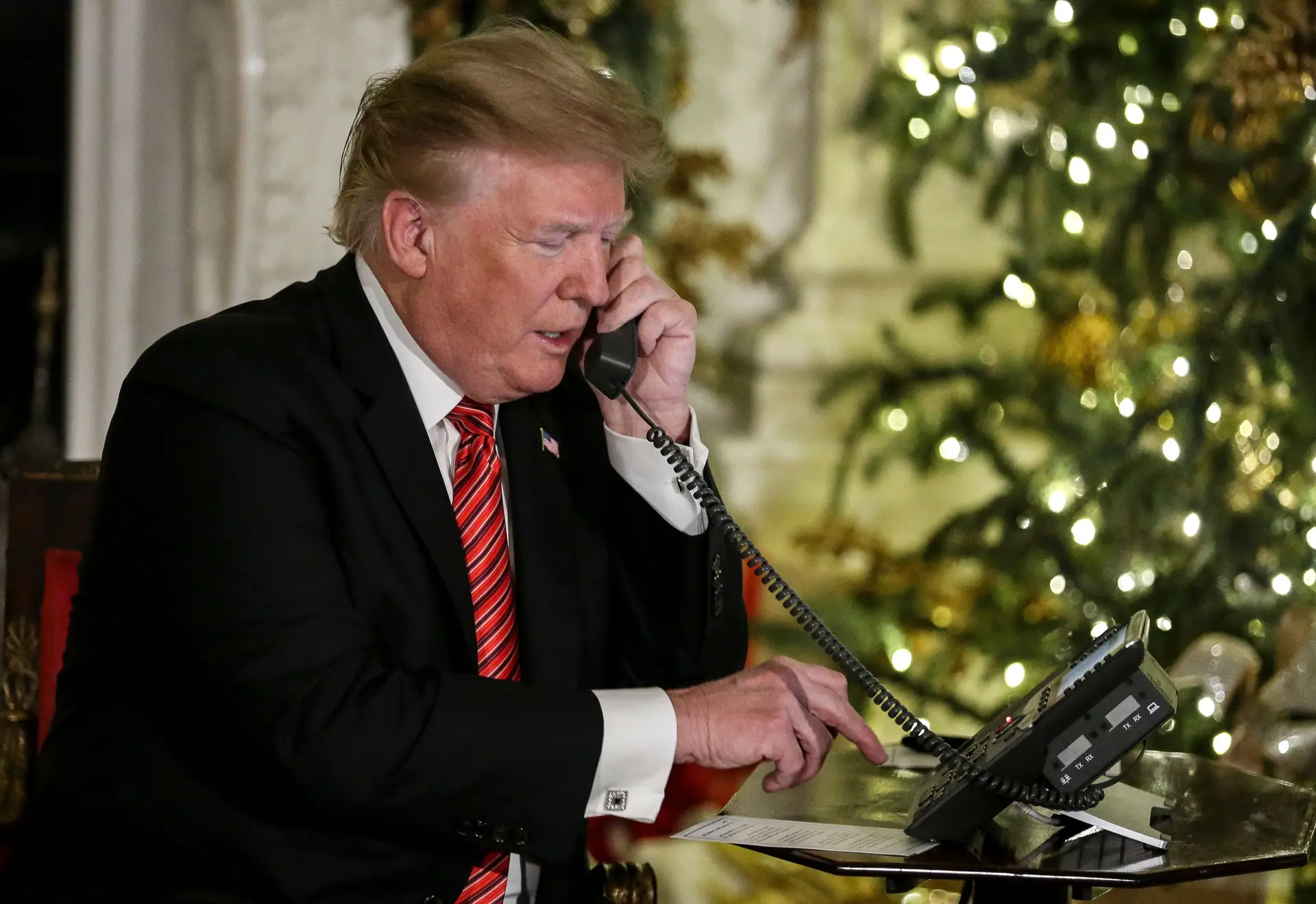 “Se puder olhar para isso...” A transcrição do telefonema em que “o grande professor” Trump pede mesmo um favor ao Presidente da Ucrânia