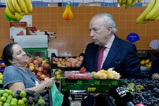 Depois do pão e uvas com as amigas do Bolhão, Santana Lopes almoça em privado com Pinto da Costa