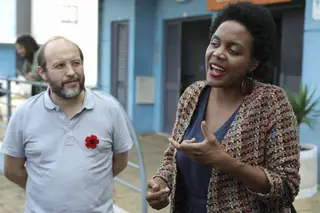 Livre no Parlamento: Joacine promete uma esquerda antifascista, antirracista, feminista radical e verde. E dançou...