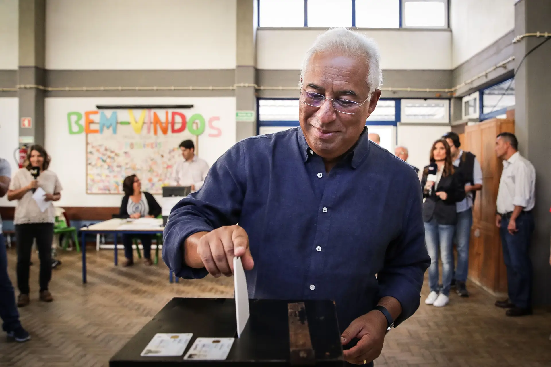Sondagem. PS continua a cair e Ventura empata com PCP