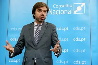 João Almeida: discussões ideológicas no partido, não <span class="creditofoto">Foto Alberto Rrias</span>