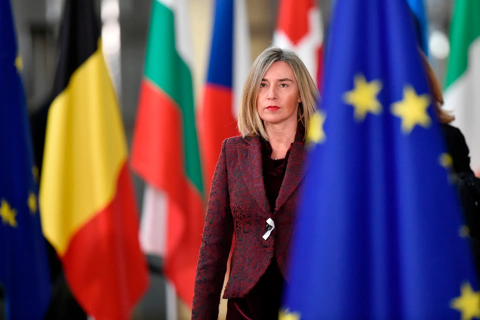Síria: UE apela a fim da ofensiva turca e a “solução sustentável” para a região