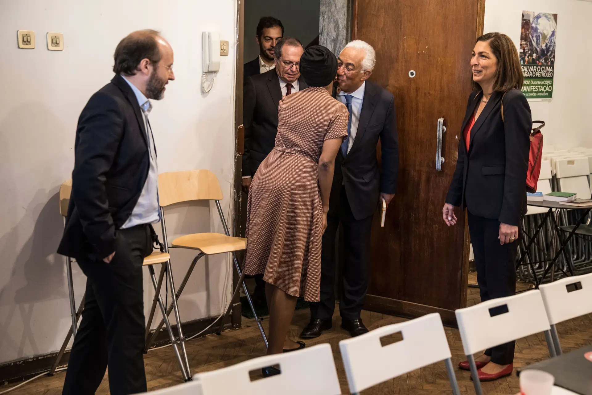 O encontro entre Joacine Katar Moreira, a primeira deputada a ser eleita pelo Livre, e António Costa