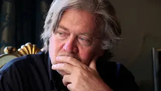 Alison Klayman considerou várias vezes se Bannon estaria a usá-la também para trasmitir uma mensagem mas optou por filmar o mais "real" possível <span class="creditofoto">Foto: "The Brink"</span>