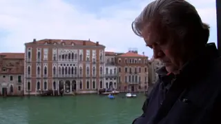 Steve Bannon em Veneza, onde se encontrou com o ex-ministro do Interior italiano Matteo Salvini <span class="creditofoto">Foto "The Brink"</span>