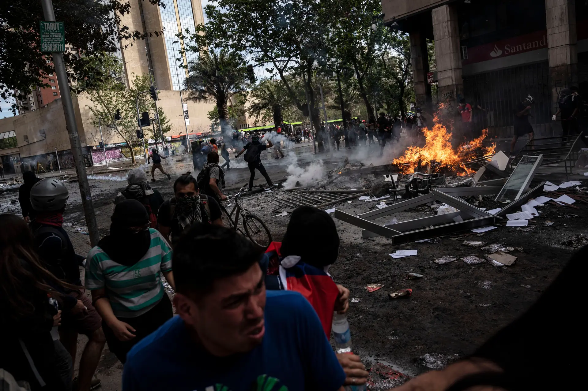 Presidente do Chile anuncia pacote de medidas sociais para travar protestos