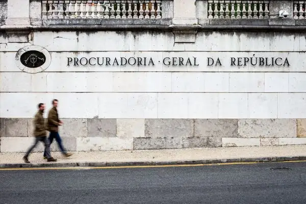PGR esclarece que detenção de padre que se tentou entregar era inviável