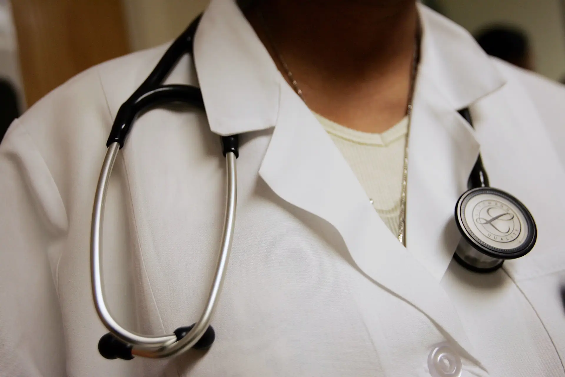Emigração de médicos volta a disparar