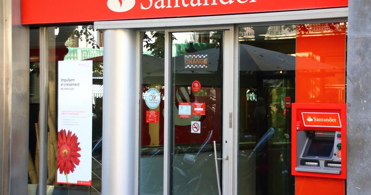 Santander pagou mais de um milhão de euros a 458 executivos em 2025