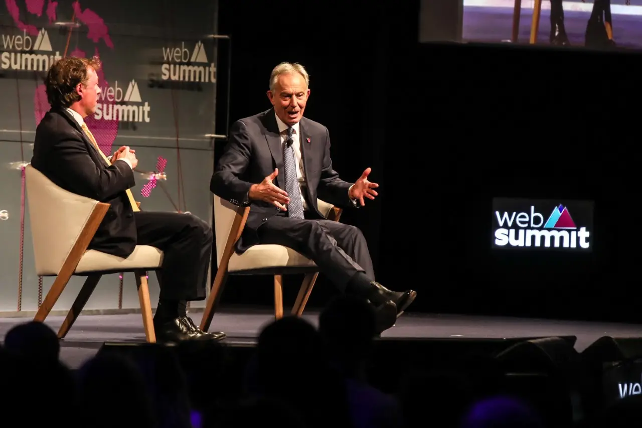 O aviso de Tony Blair: “É um erro combater o populismo de direita com populismo de esquerda”