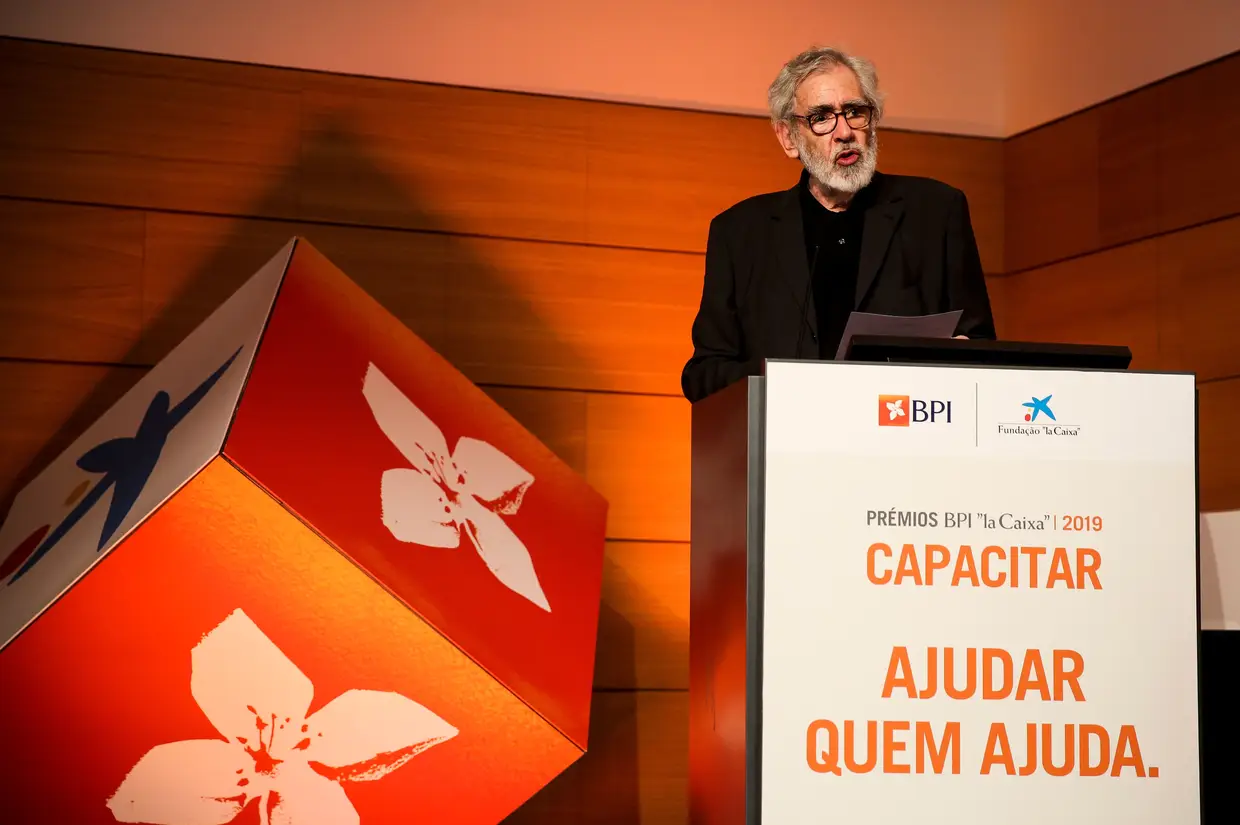 Expresso | A dança dos cuidadores