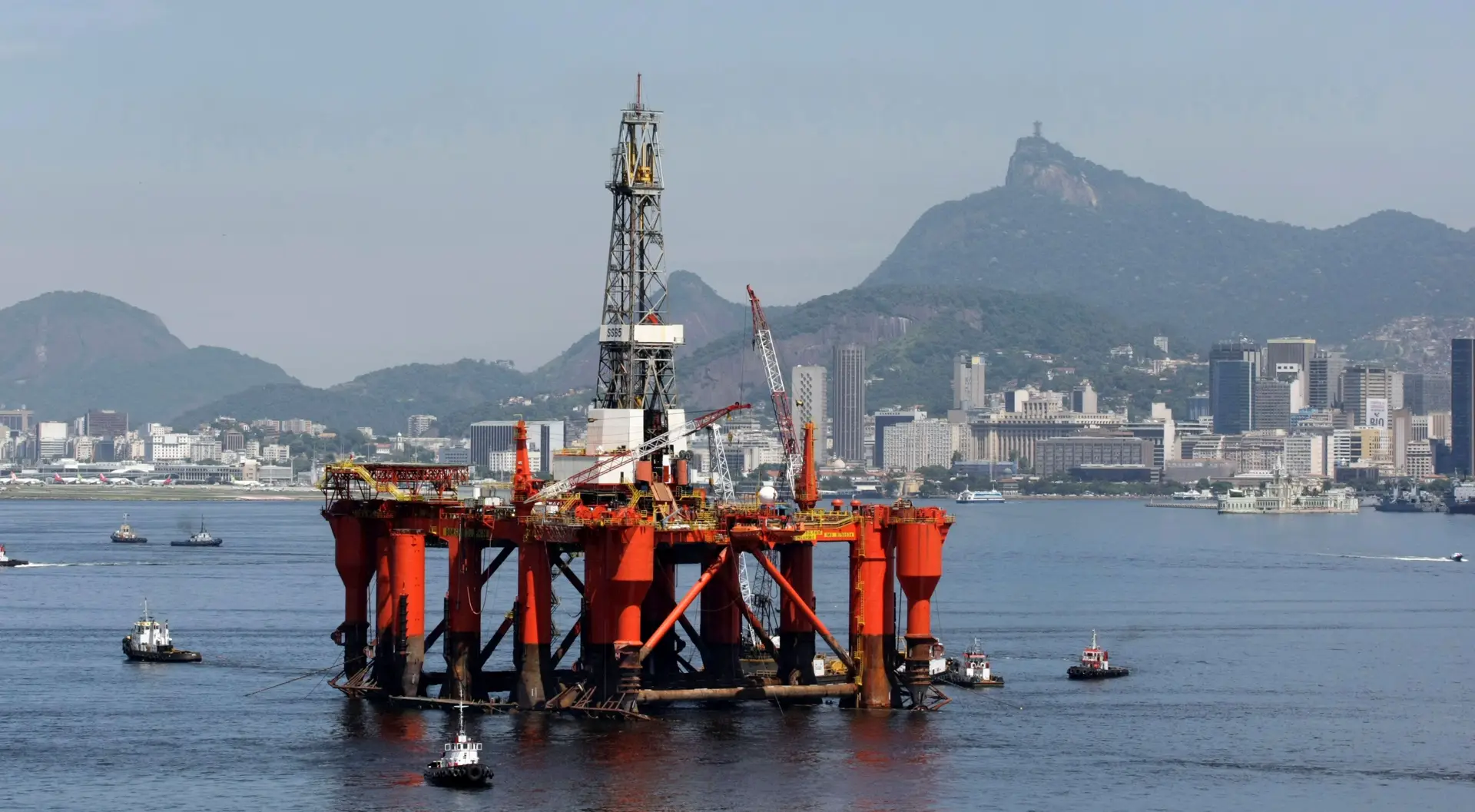 Plataforma da Petrobras na Baía de Guanabara, Rio de Janeiro