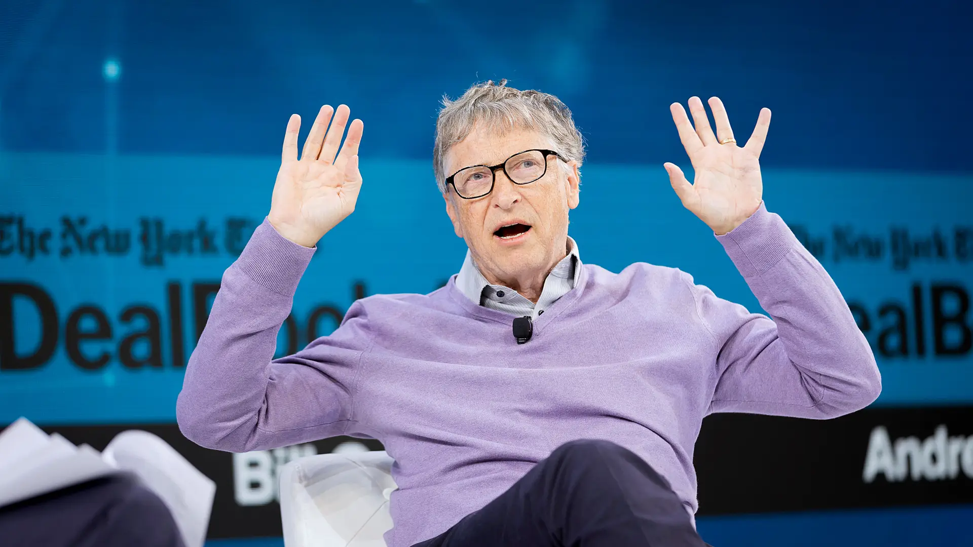"Nunca mais iremos a um 'site' de pesquisa, nunca mais iremos à Amazon": Bill Gates antecipa Inteligência Artificial arrasadora