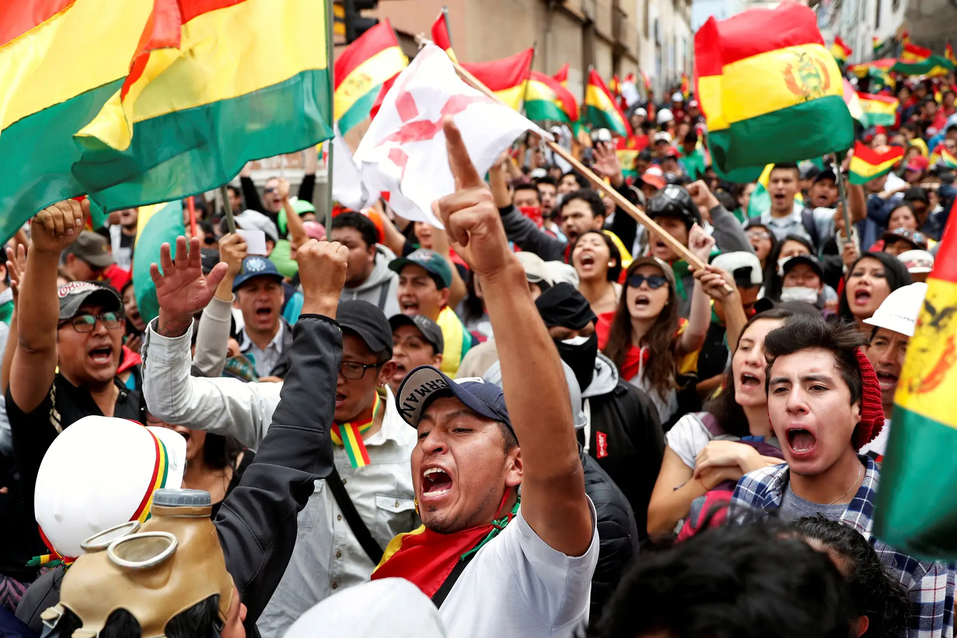 Presidente Evo Morales demite-se, após pressão do exército e polícia