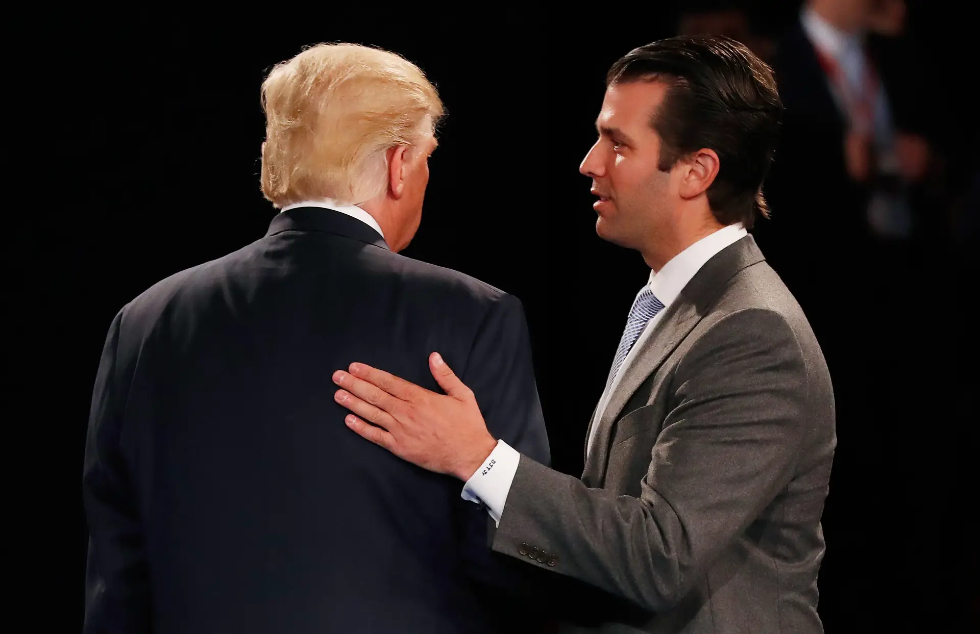 Filho de Trump lança um livro contra a esquerda e é vaiado pela extrema-direita