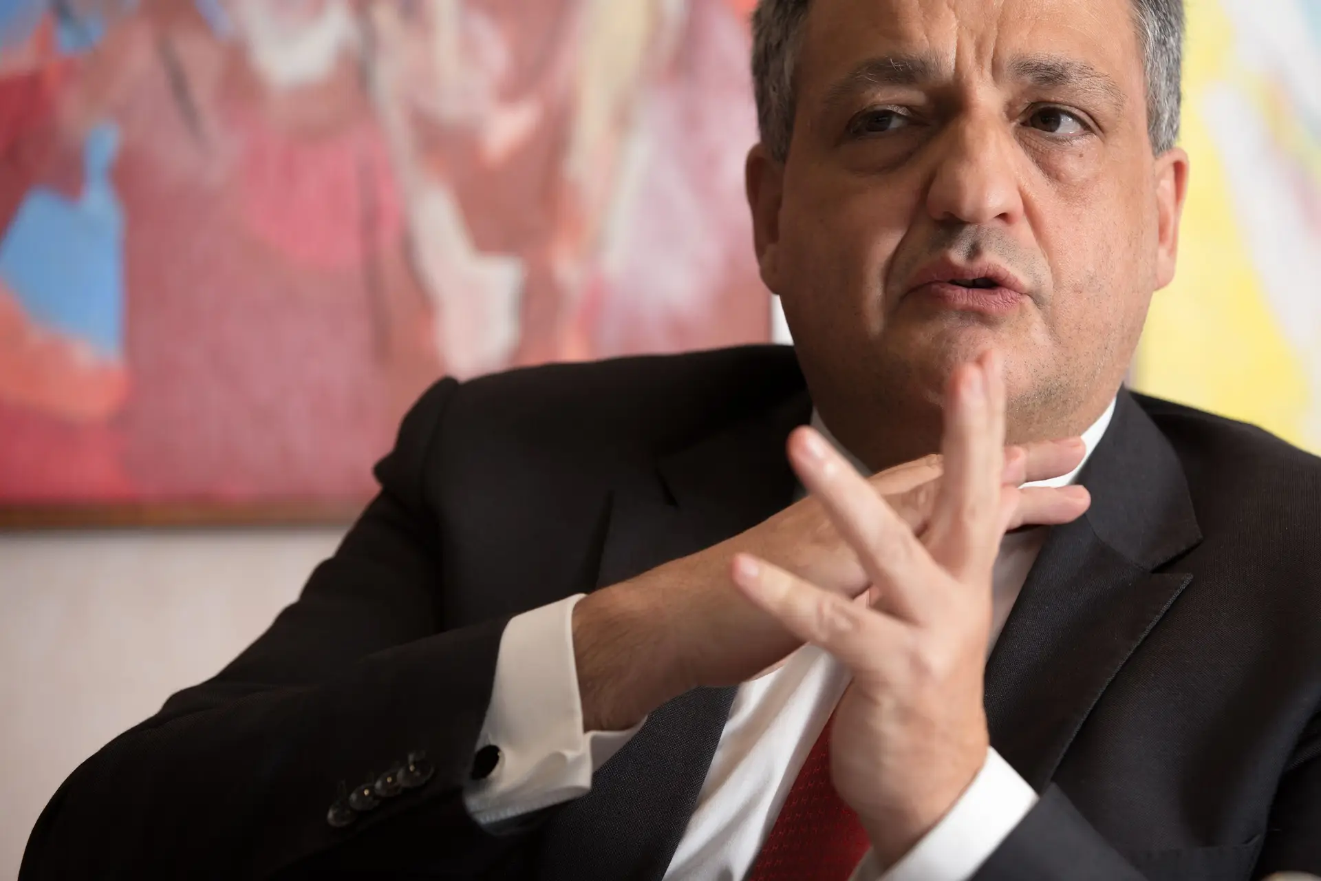 Paulo Macedo disponível para continuar a presidir CGD