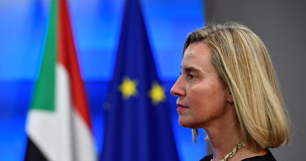 Ex-vice-presidente da Comissão Europeia indiciada pelo crime de corrupção