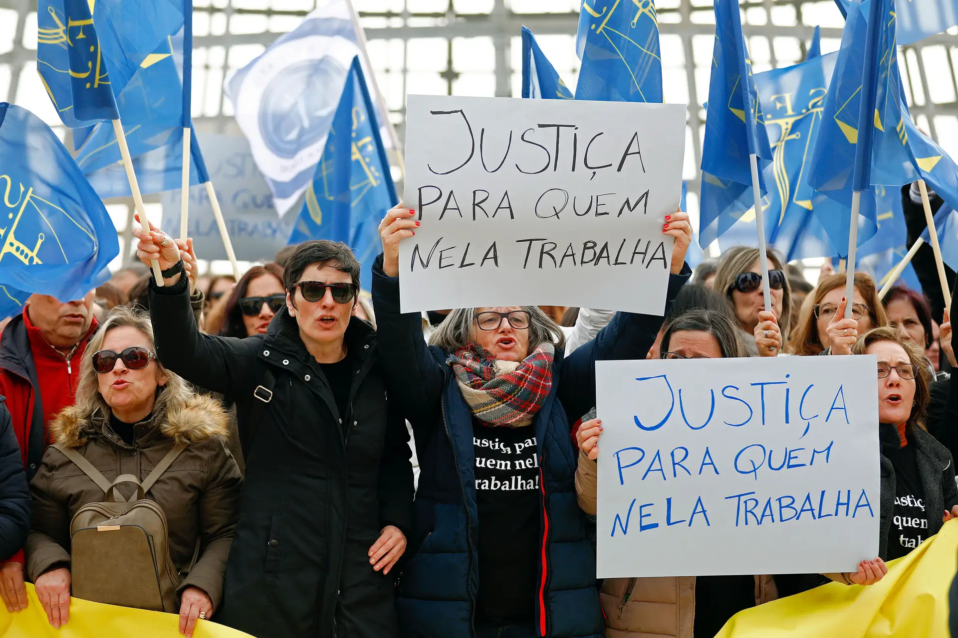 Funcionários judiciais marcam mais 10 dias de greve e vão impugnar parecer da PGR